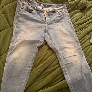 Light Wash Straight Leg Women's Jeans - Classic Everyday Fit